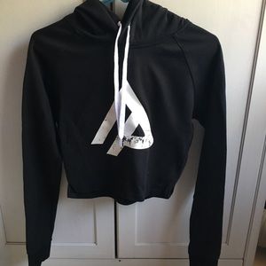 Cropped hoodie